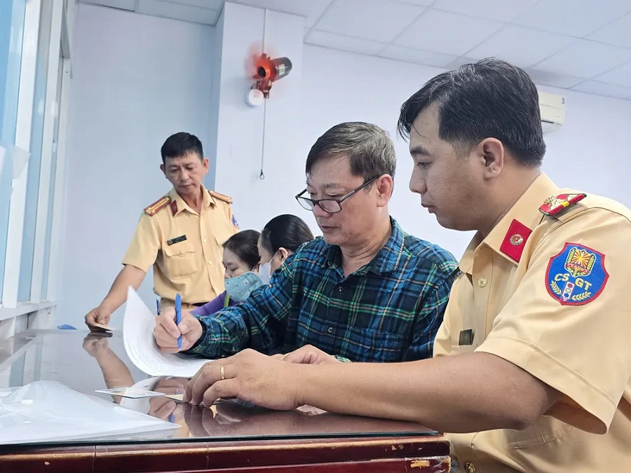 Trách nhiệm pháp lý khi chuyển nhượng phương tiện thiếu thủ tục định danh