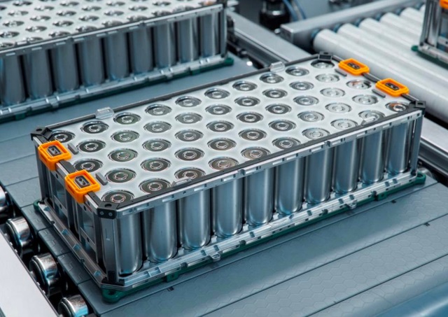 Trung Quốc ra mắt pin xe điện sạc siêu tốc, sạc 10 phút đi được 500km