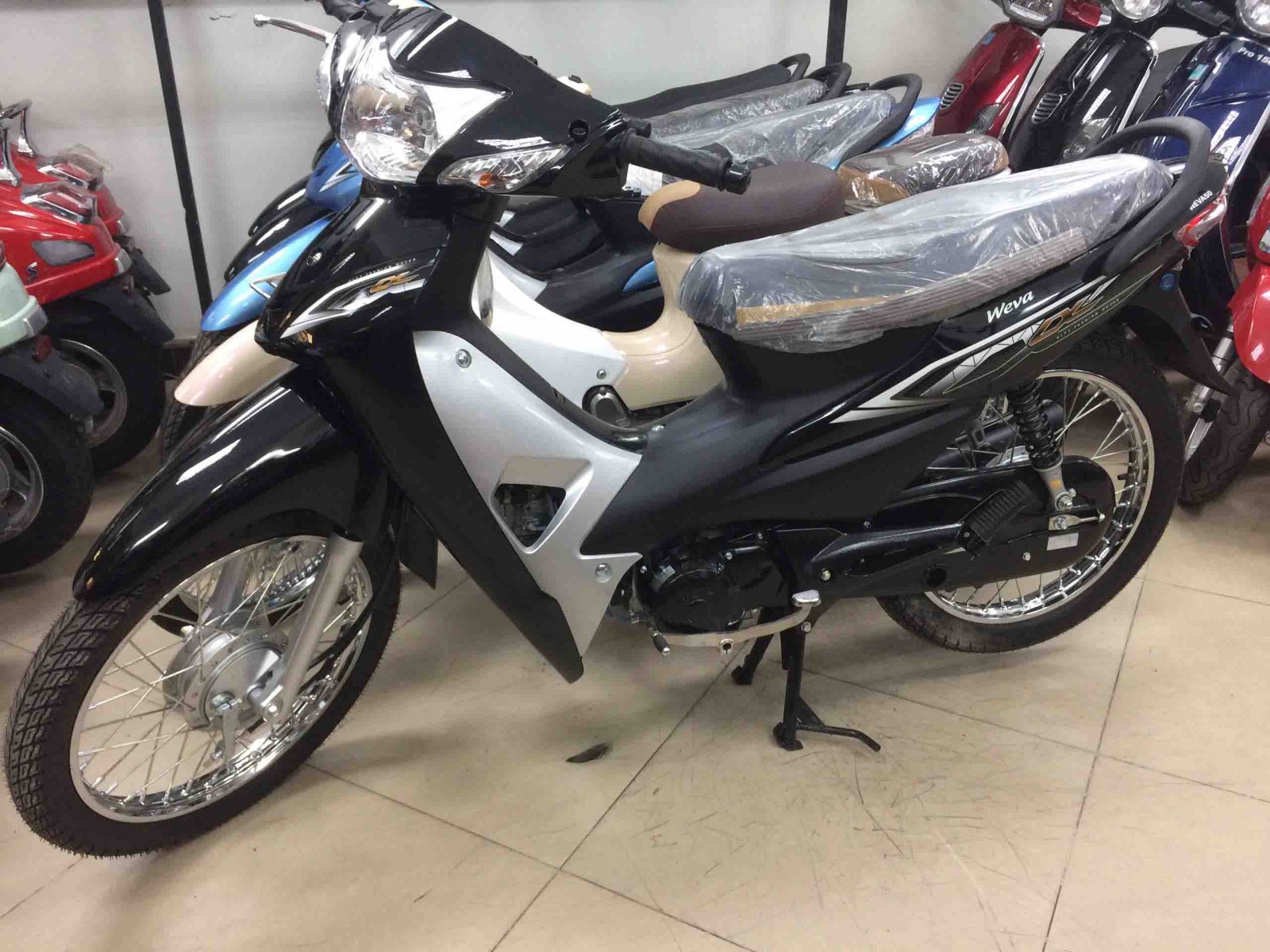 Wave Hyosung Korea 50cc 2022 mang phong cách phóng khoáng, trẻ trung
