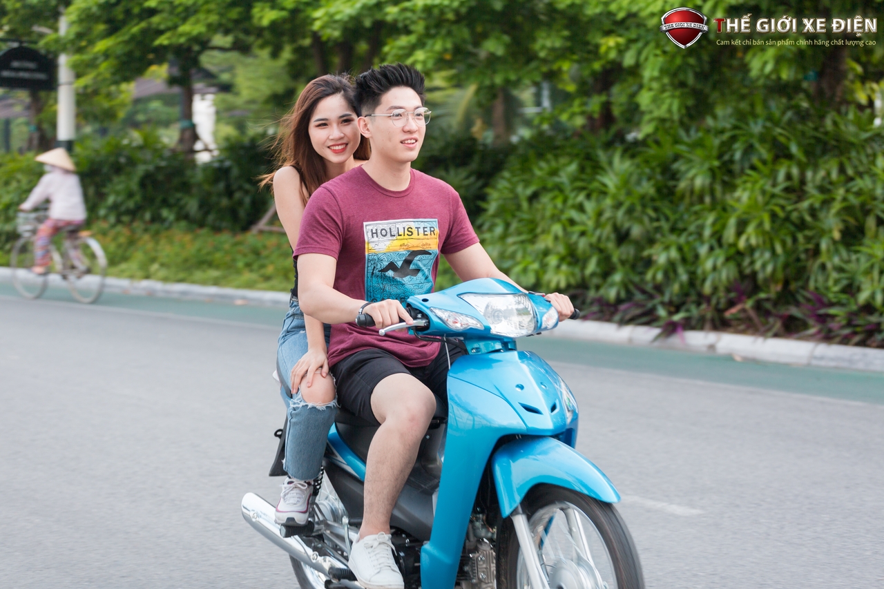 Xe máy 50cc Wave Hyosung phóng khoáng và trẻ trung 