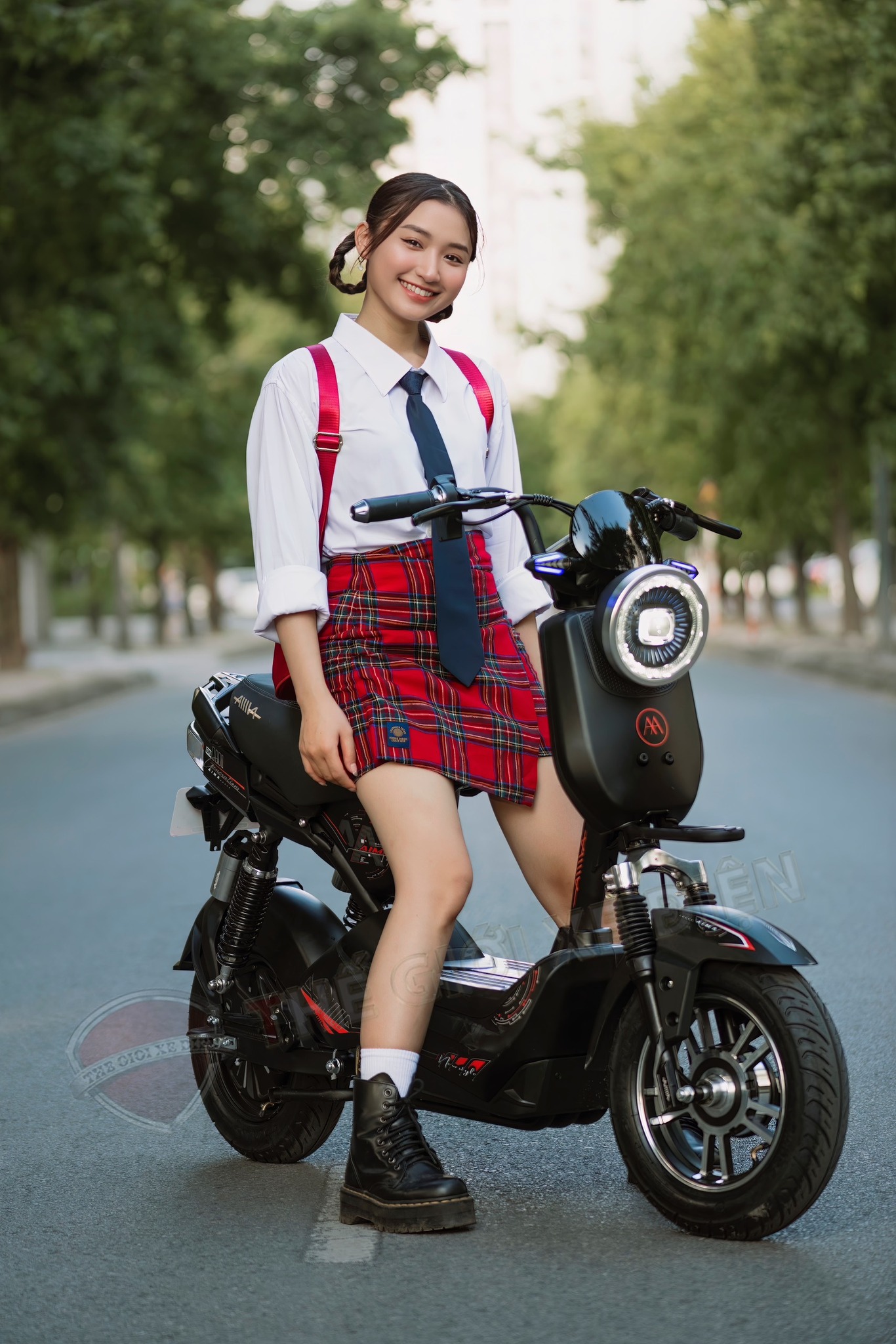 Học sinh nên sử dụng xe điện?