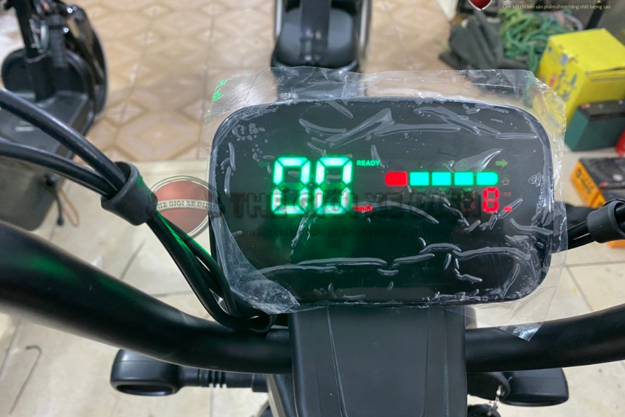 Mặt đồng hồ dạng màn hình LCD full LED