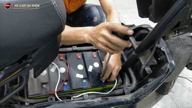 Tầm quan trọng của việc kiểm tra ắc quy xe điện