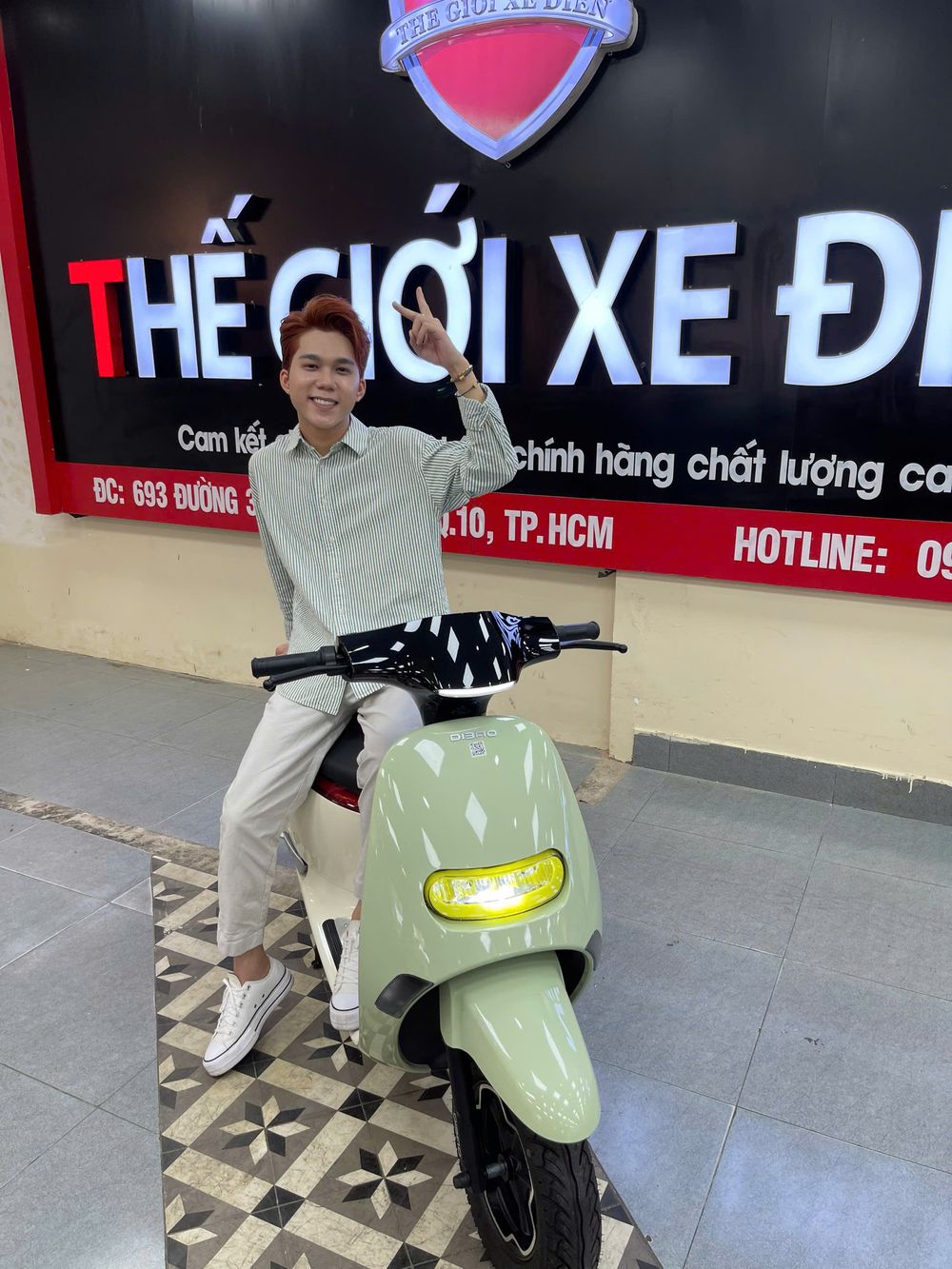 Ca sĩ Thành Đạt đã chọn Gogo Moon tại Thế Giới Xe Điện