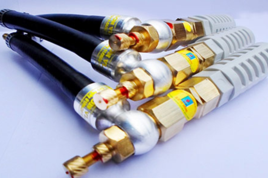 Cận cảnh bugi tăng áp giúp tiết kiệm nhiên liệu cho xe ga 50cc chạy bằng xăng