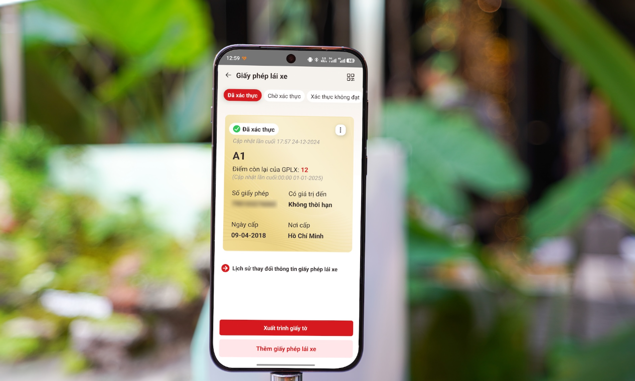 Cập nhật mới khi đi xe không xi nhan, vừa phạt hành chính vừa trừ điểm giấy phép lái xe