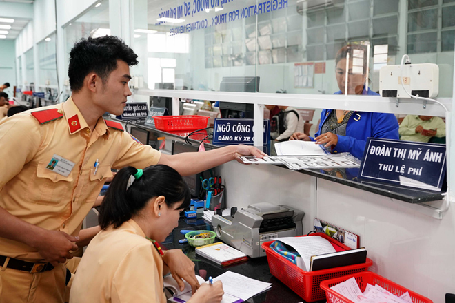 Cơ quan chức năng có thẩm quyền làm việc ngày thường
