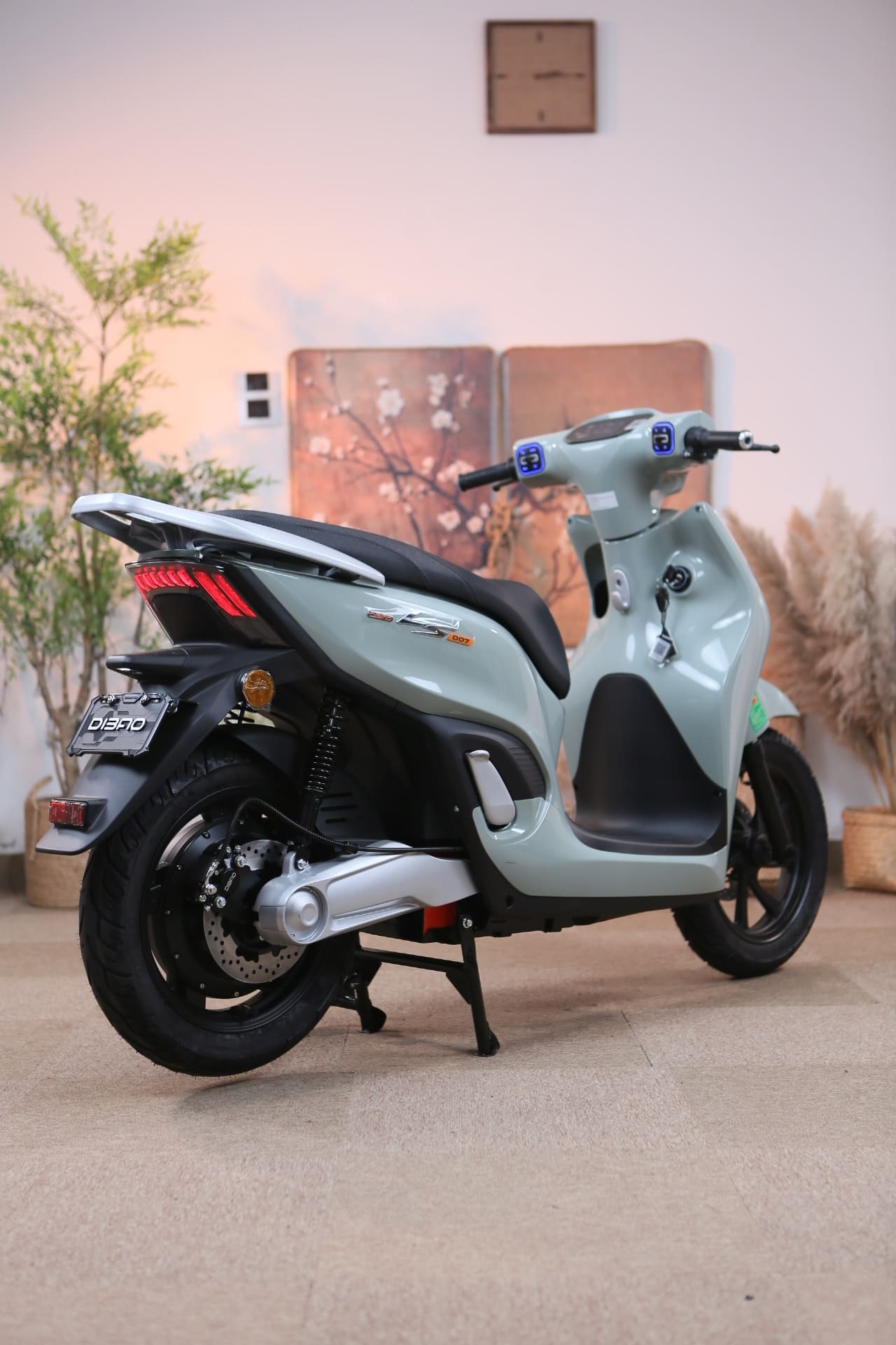 Test Va Đập Bộ Áo Xe Điện Dibao LS007 Khiến Bạn Bất Ngờ Vì Quá Đỉnh!