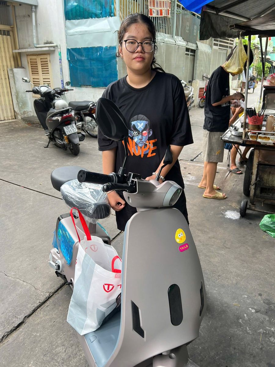 mua xe điện tailg cho con đi học