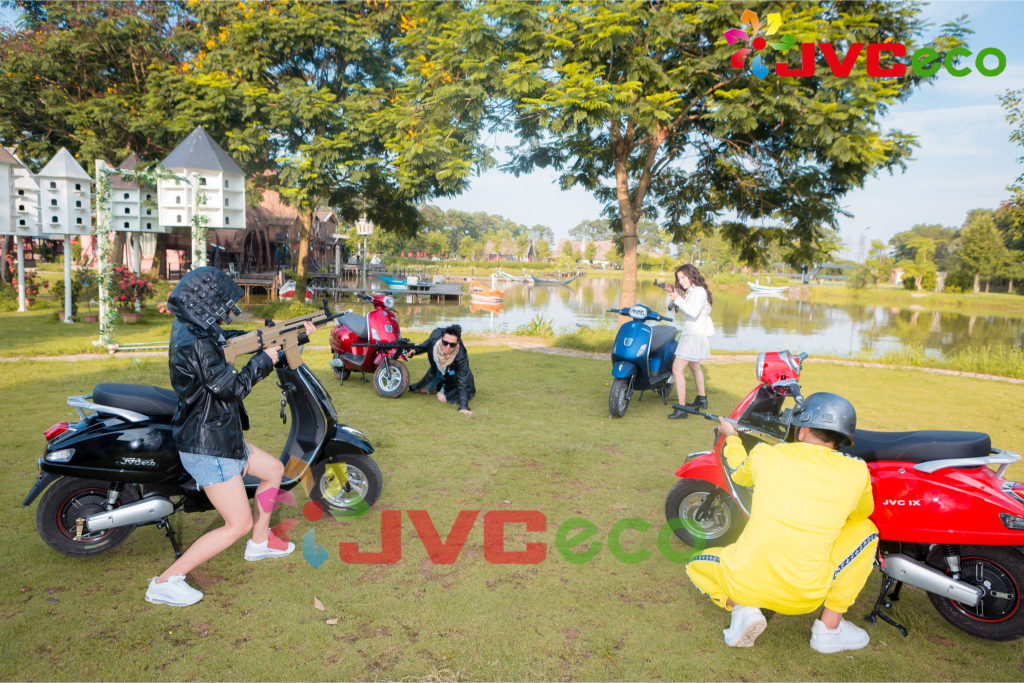xe máy điện jvc vespa đèn vuông