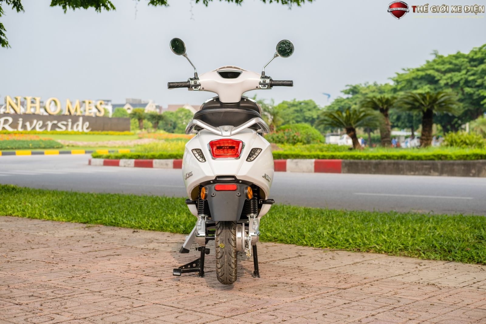 xe điện jvc vespa plus 2020