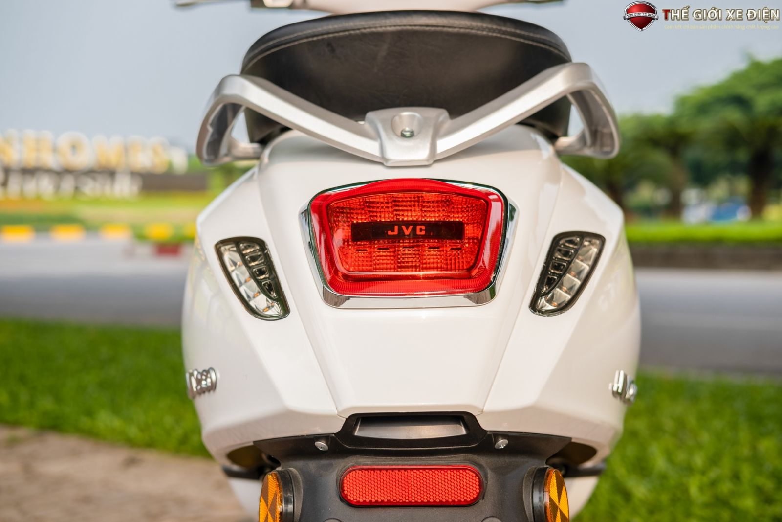 xe điện jvc vespa plus 2020