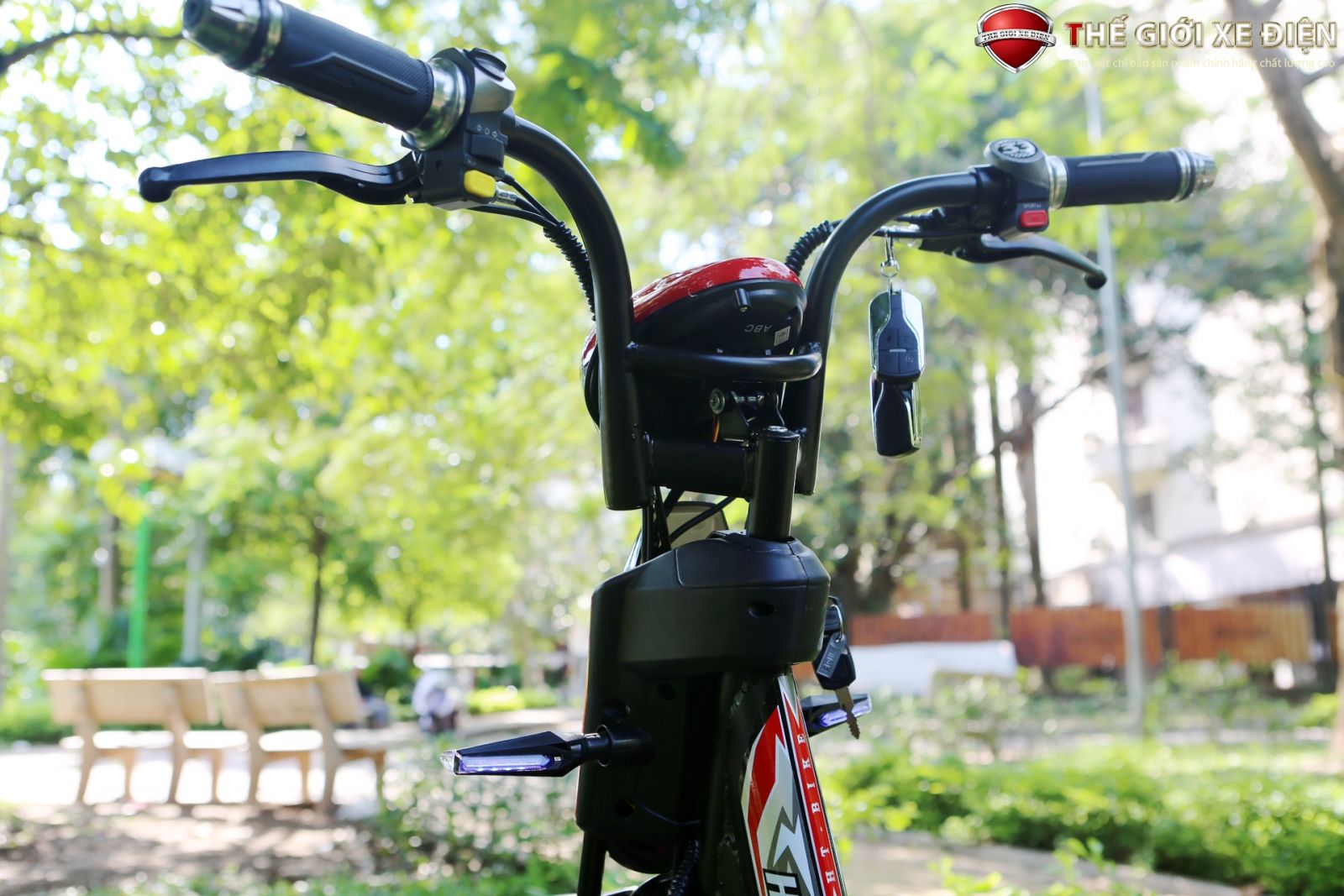 tay lái dáng xe điện htbike h9