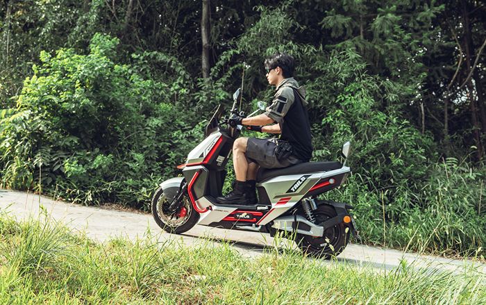 xe điện động cơ lớn nên dùng pin