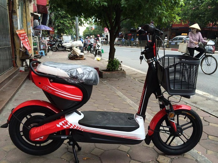 Xe đạp điện Giant M133 Mini đỏ