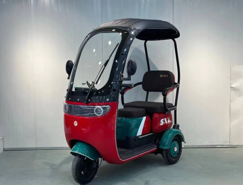 xe điện 3 bánh Classic Sport có mái che
