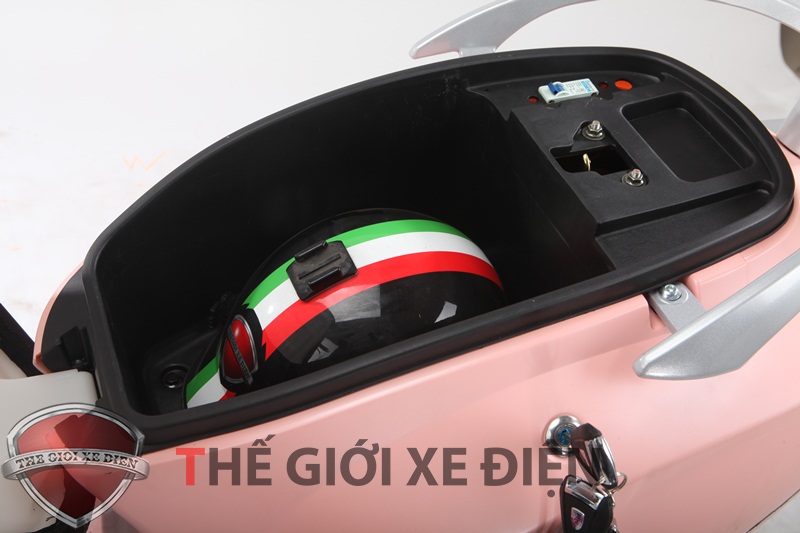 Cốp xe điện Vespa Suzika