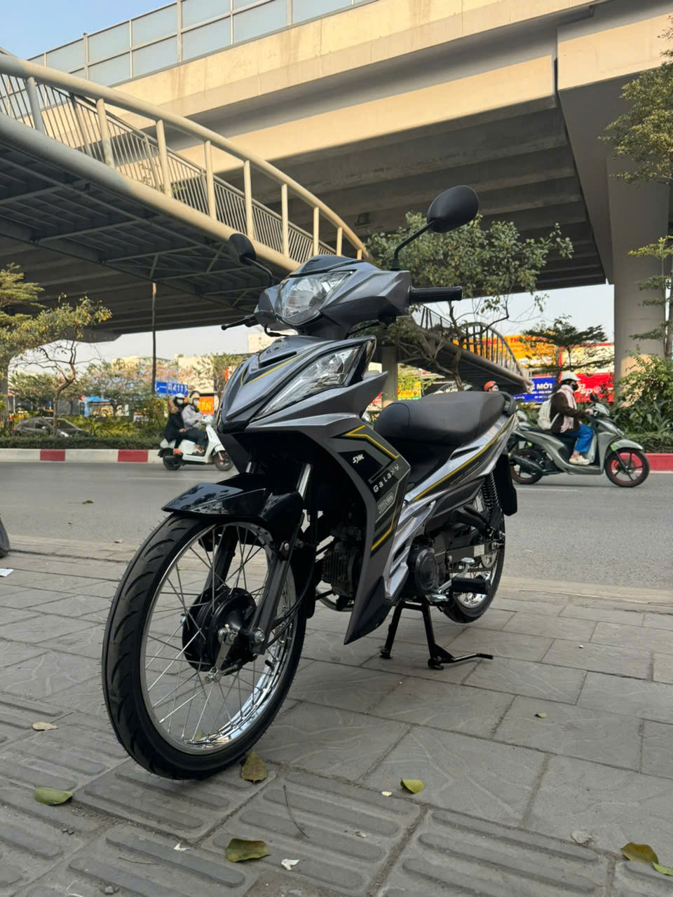 Cập nhật mới khi đi xe không xi nhan, vừa phạt hành chính vừa trừ điểm giấy phép lái xe