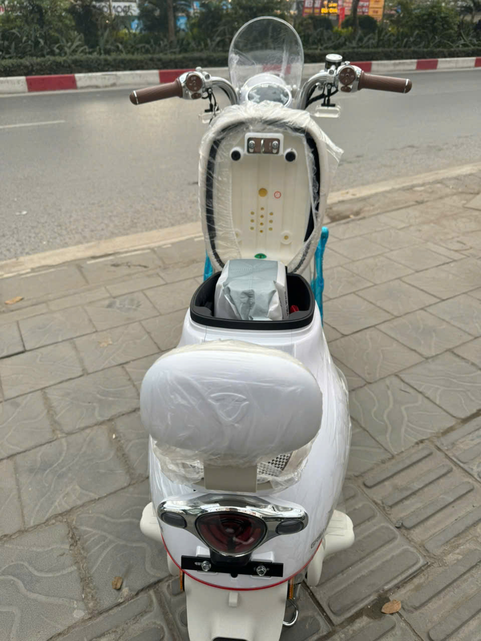 Xe điện nặng hơn xe xăng có phải là nhược điểm với người dùng