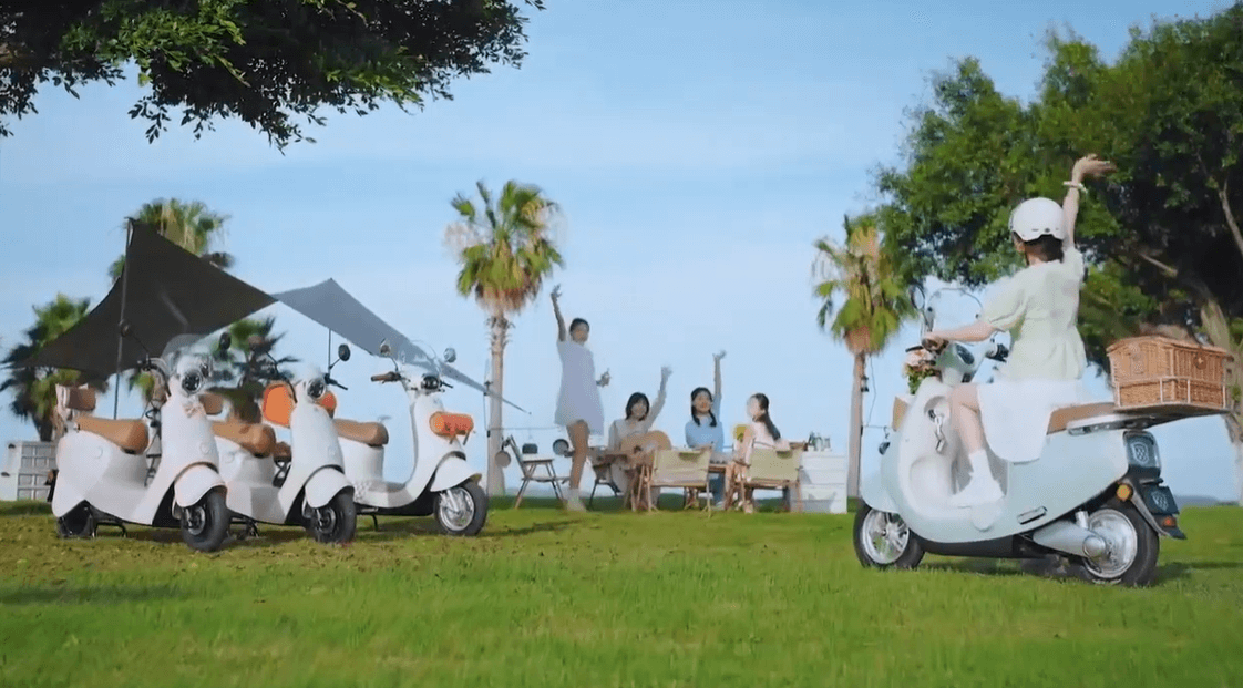 Xe Máy Điện DK Lyva Moda (Chạy: 90km/ Lần Sạc)