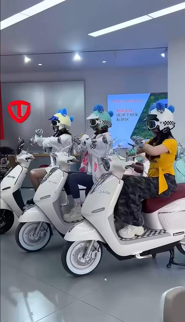Tailg Queen R71 – Phiên bản màu trắng thanh lịch