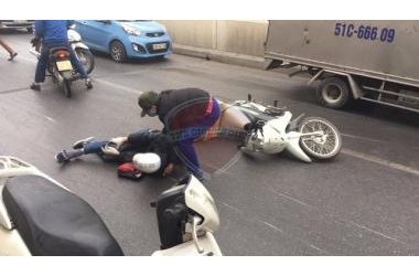 RẤT NHIỀU VỤ TAI NẠN CHẾT NGƯỜI DO XE MÁY 50CC GÂY RA, MỌI NGƯỜI ƠI LÀM ƠN ĐỪNG MUA XE MÁY 50CC VÀ NẾU VẪN THÍCH MUA THÌ TÌM HIỂU KỸ VÀ CHỌN XE CHẤT LƯỢNG CAO