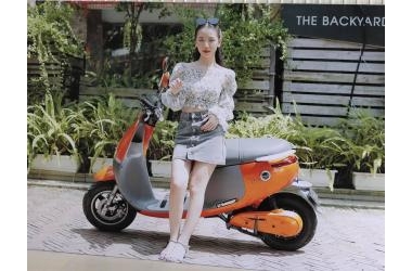 Ca Sĩ Amee Lựa Chọn Xe Ga 50cc Gofast Dibao Còn Bạn Thì Sao?