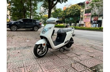Cháy hàng xe máy điện Sundiro Honda H12 Chính Hãng, vì sao lại thế?