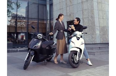 Mẫu xe máy điện kiểu dáng thời trang “hút hồn” bạn trẻ