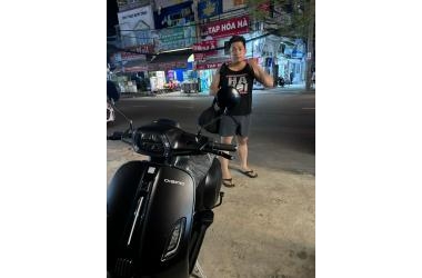 Anh trai mua Dibao Tesla Chic về đi tập gym