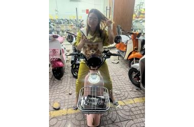 Moka cute hồng cá tính về với chị gái hẻm bên