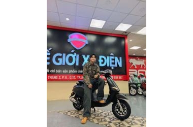 Khách hàng đẹp trai chọn Vegas Ally 50cc - Ca Sĩ Phát Hồ