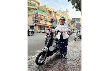 Cô trung niên chọn Tailg Moka JS32 – Chiếc xe đạp điện dễ thương, nhẹ nhàng và cực kỳ tiện lợi