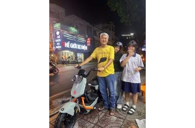 Ông Bố Tâm Lý Mua TAILG GX30 Cho Hai Con Gái Chở Nhau Đi Học