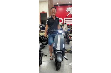 Khách hàng chốt mua xe đạp điện VC DK V1 tại Thế Giới Xe Điện - 105 Nguyễn Thị Nhỏ