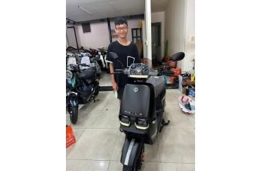 Em Trai Được Gia Đình Thưởng Cho Chiếc Xe Máy Điện Tailg F52 Để Đi Học