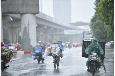 Mưa lớn, đường ngập sâu có ảnh hưởng đến xe điện không?