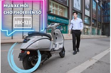 Thực trạng: Người mua xe phải chờ lâu vì chưa có phôi biển số