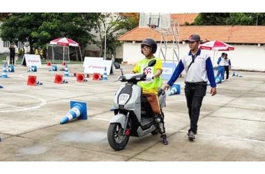 Nhà trường rèn kỹ năng lái xe an toàn cho học sinh và lựa chọn phương tiện phù hợp