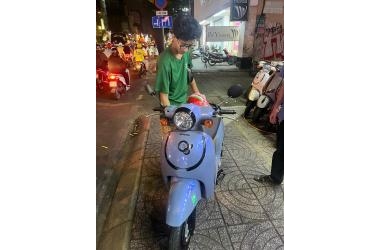 Em trai chọn ngay xe ga 50cc Giorno HSV2 Hyosung màu hot nhất tại Thế Giới Xe Điện