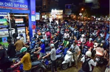 Doanh nghiệp được khuyến khích tổ chức làm việc online từ xa để tiết kiệm xăng dầu