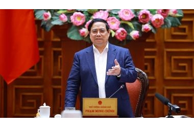 Người dân được chính phủ khuyến khích dùng giao thông công cộng và xe điện, hạn chế tiêu thụ xăng dầu