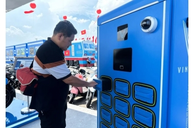 Khi trạm sạc chưa theo kịp xe điện, TP HCM liền yêu cầu tăng tốc độ