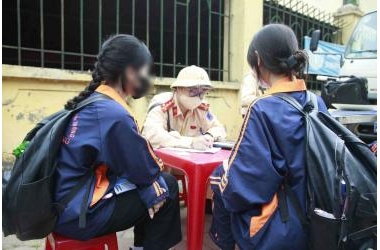 Xe điện độ bị siết kiểm tra tại Hà Nội: Đừng để con đi học bằng một phương tiện thiếu an toàn