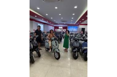 Dibao Tesla E Xám Xi Măng Tiếp Tục Chinh Phục Khách Hàng Tại Thế Giới Xe Điện